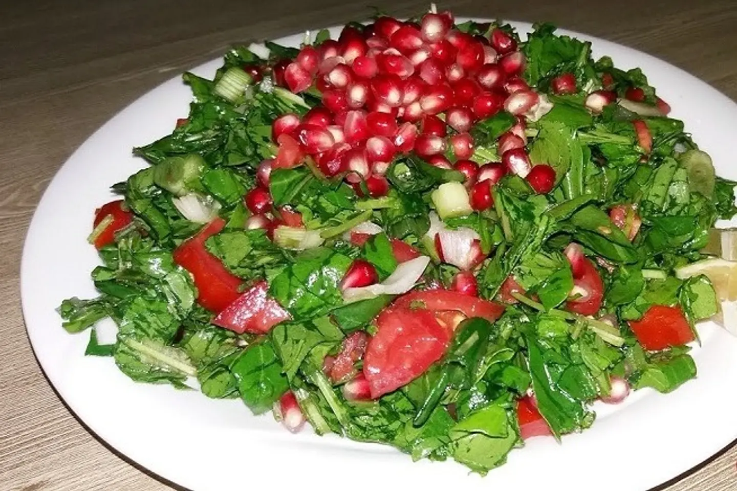 سلطة جرجير بالرمان