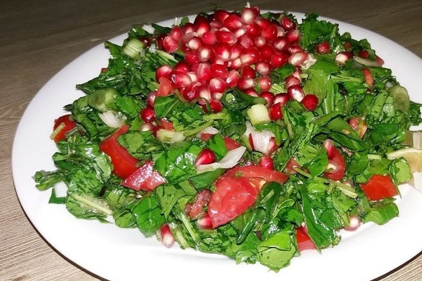 سلطة جرجير بالرمان