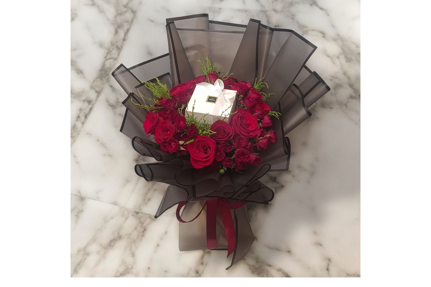Jealousy Bouquet With 250 G Patchi