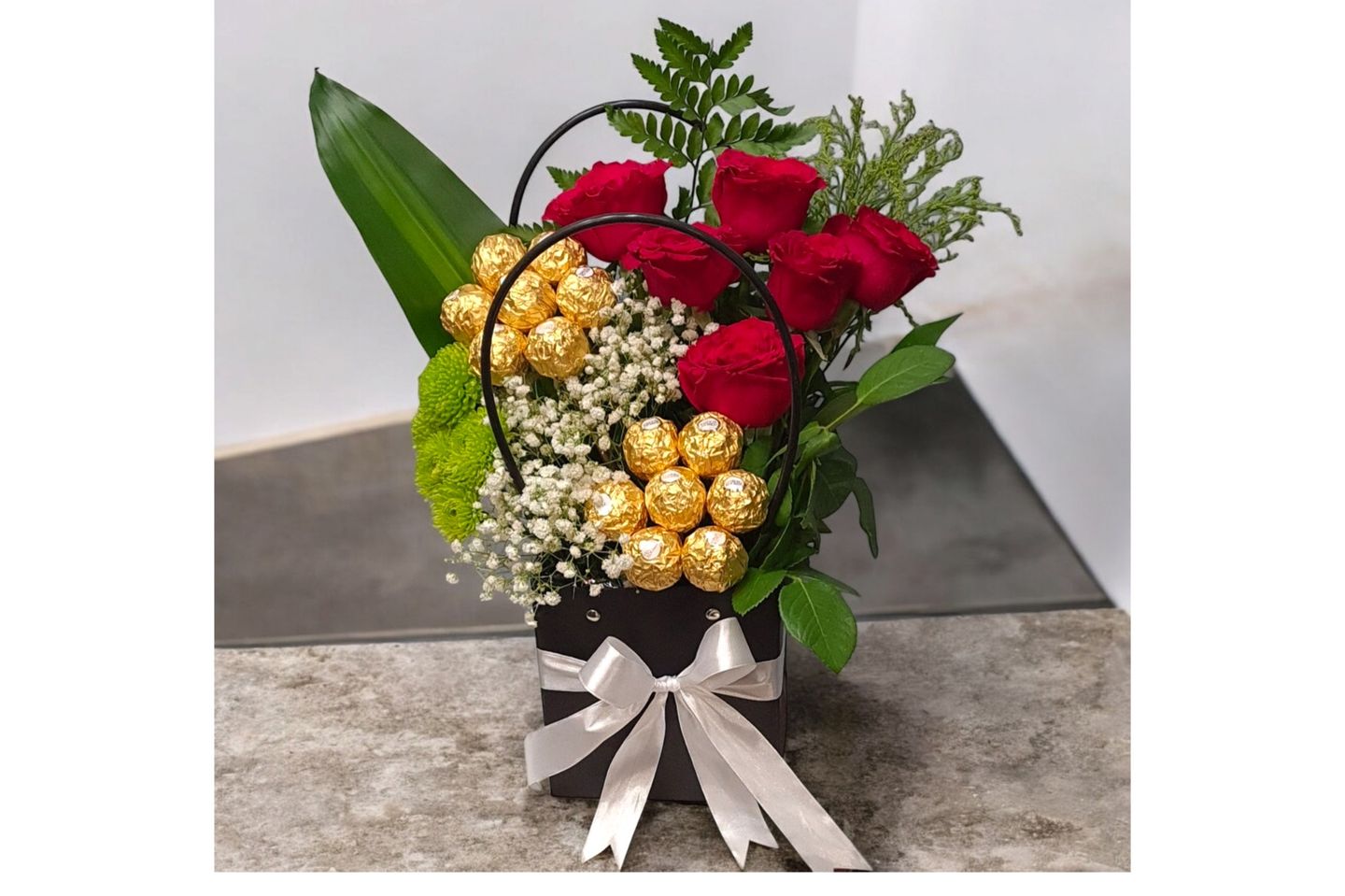 Rose Bag And Rocher