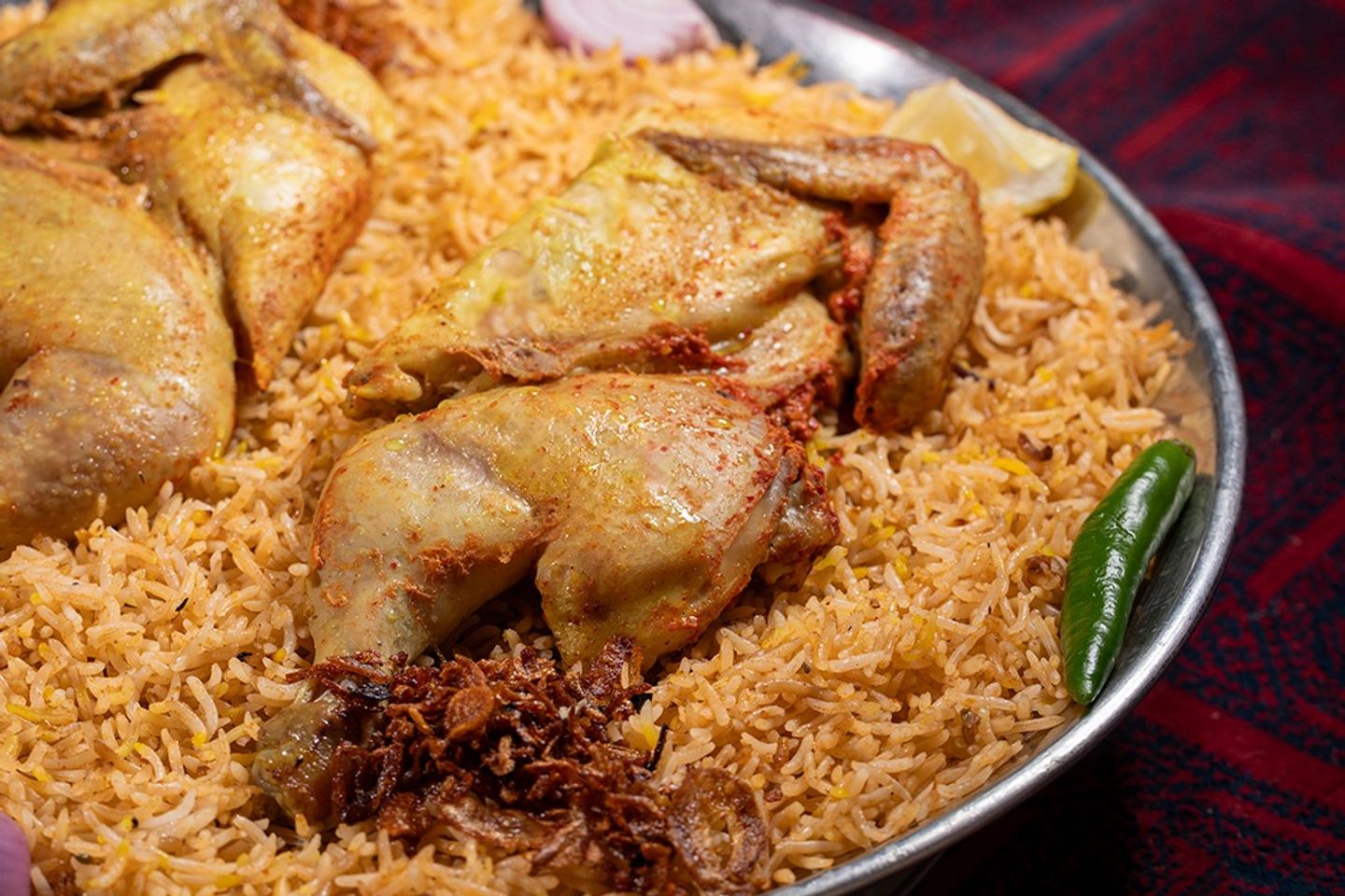 مدفون دجاج