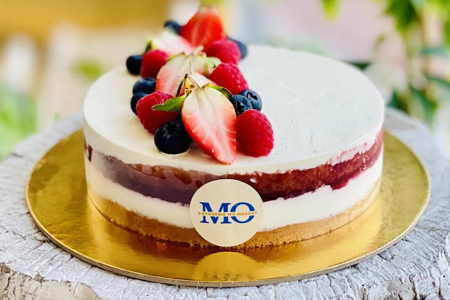 Victoria Cake With Mixed Berries