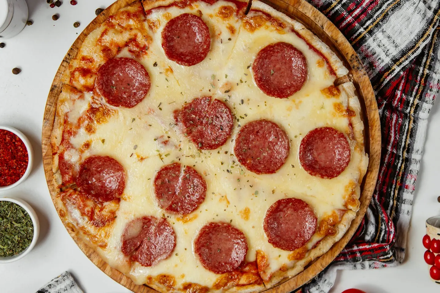 بيتزا ببروني