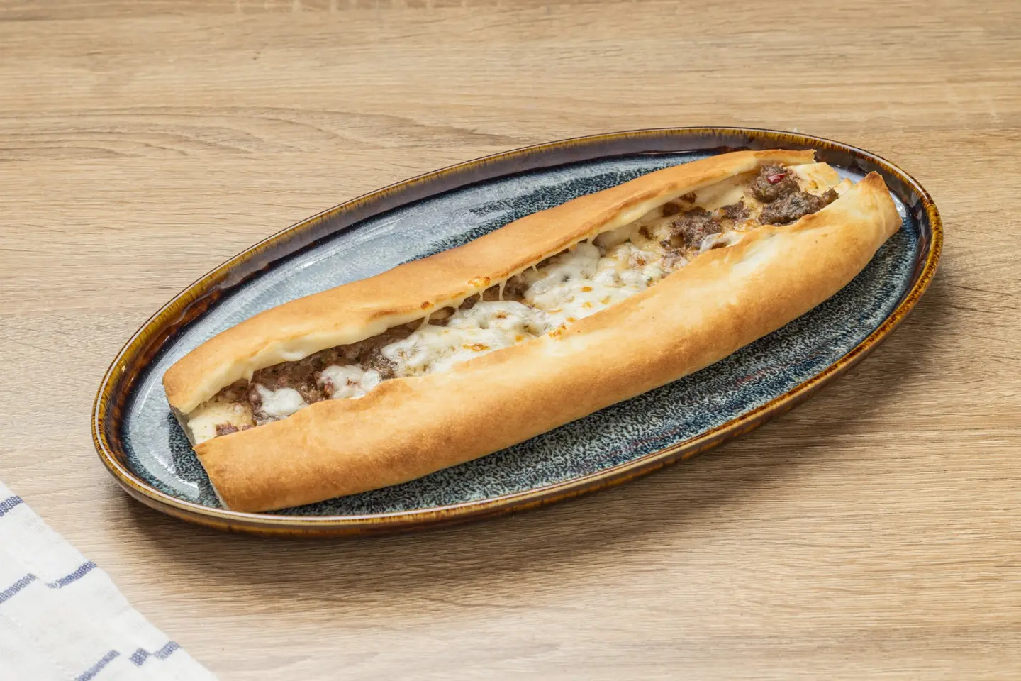 لحم بالعجين