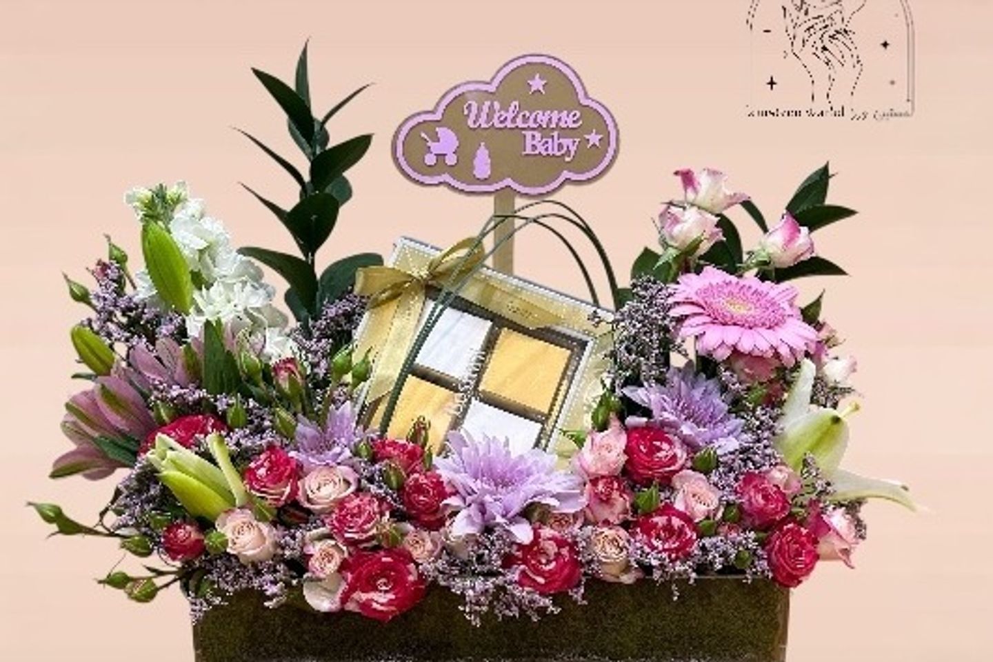 Garden Tray With Natural Roses Congratulations On The Newborn