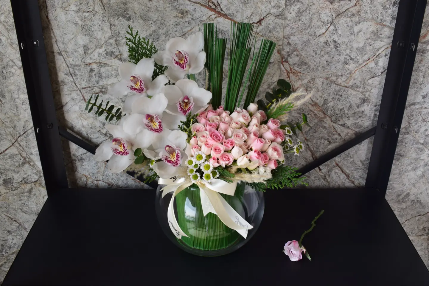 فازة ورود طبيعية /٩أ