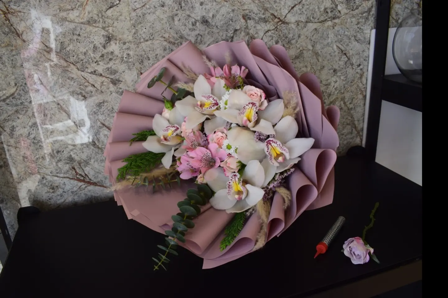 بوكيه ورد طبيعي/ ١٥أ