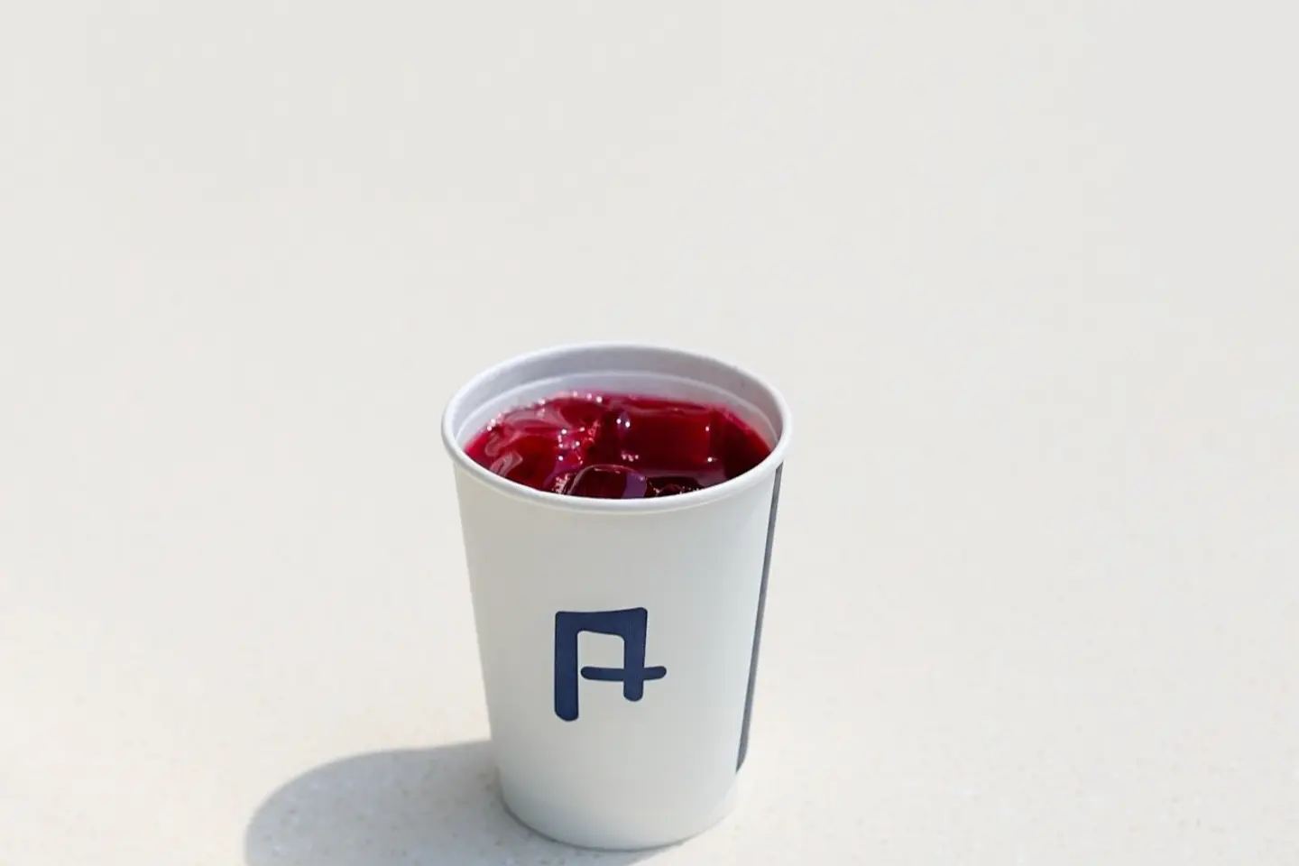 شاي كركديه بارد