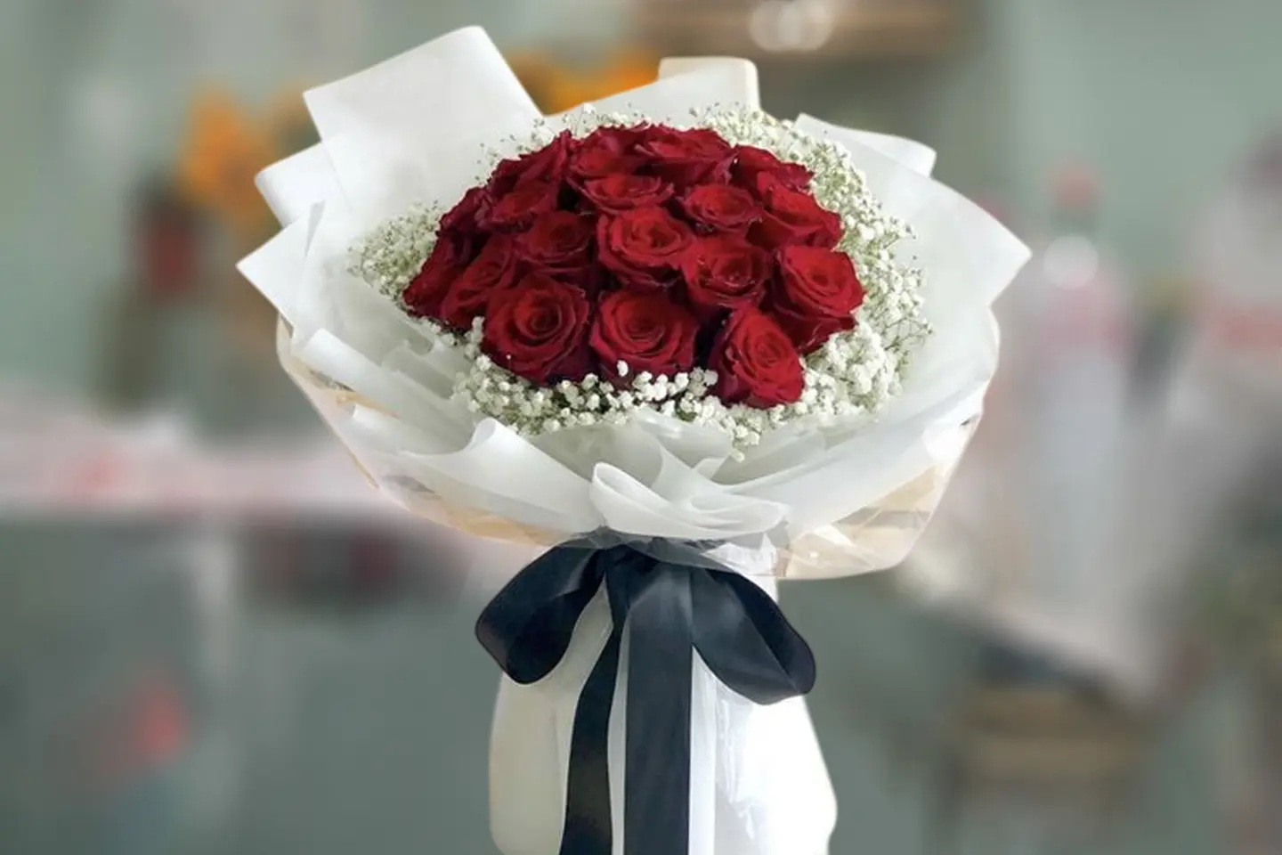 بوكيه ورد احمر مع جيبسو ١