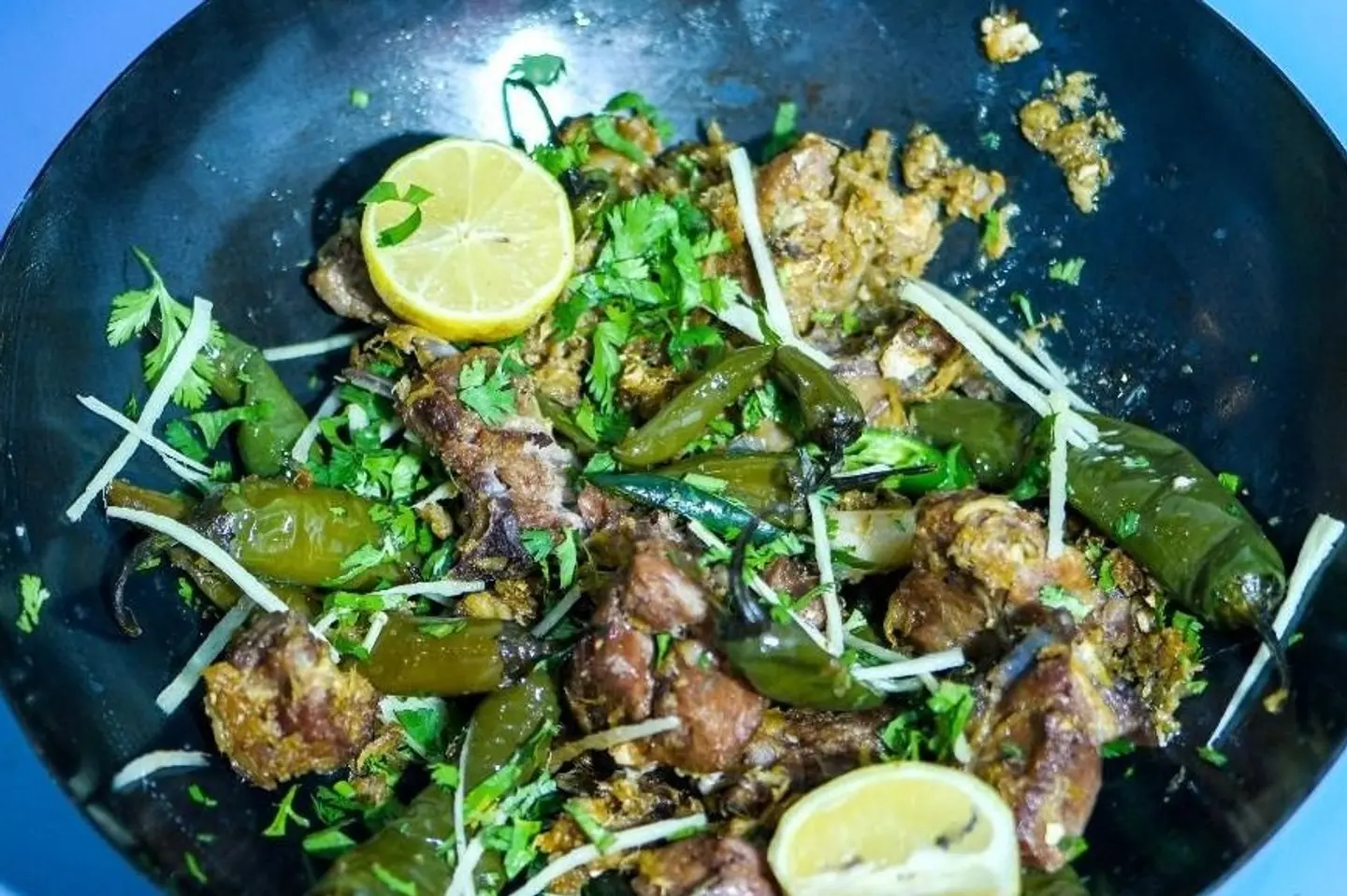 نصف لحم ضأن بني