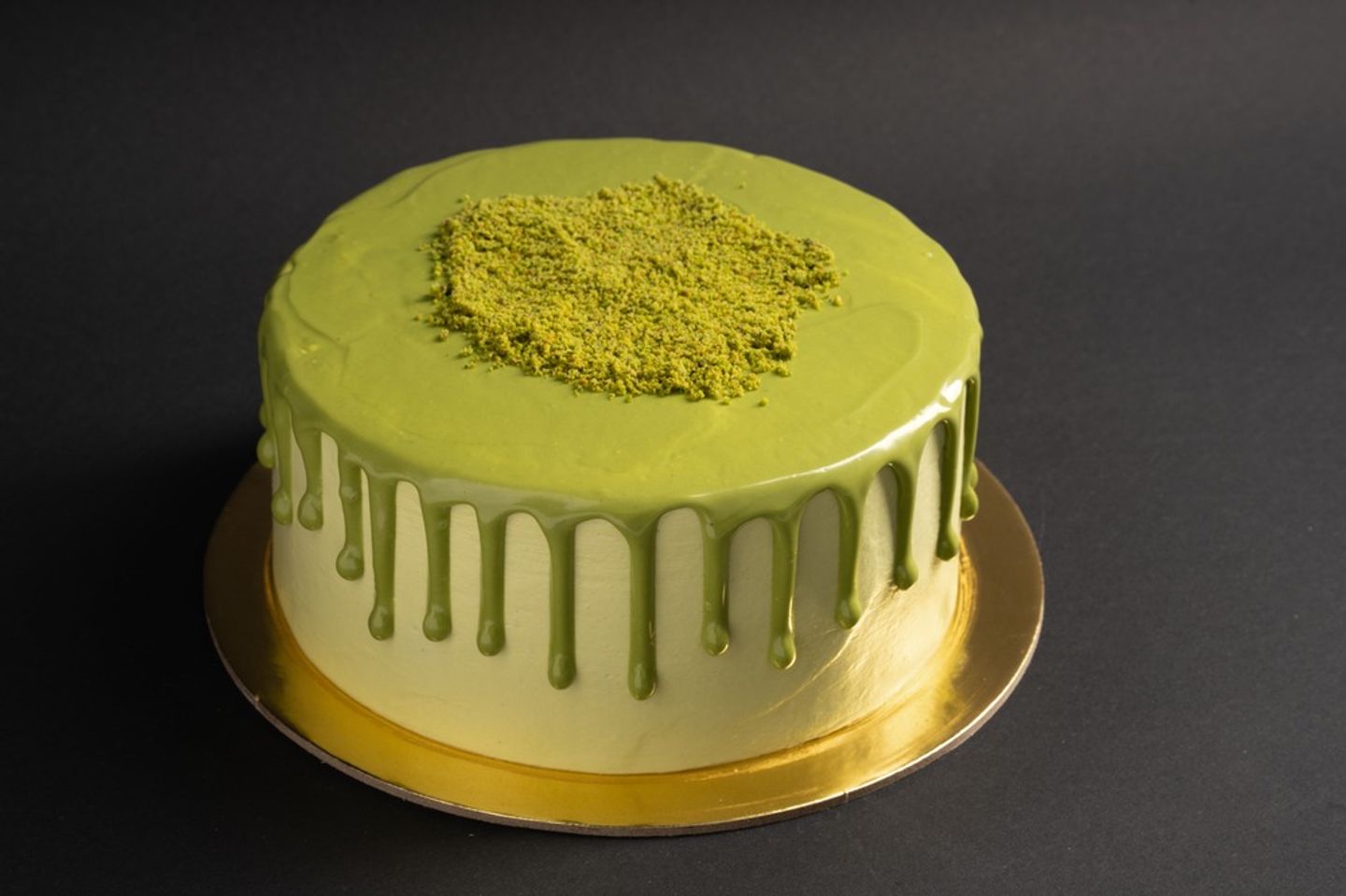 Large Size Pistachio Cake