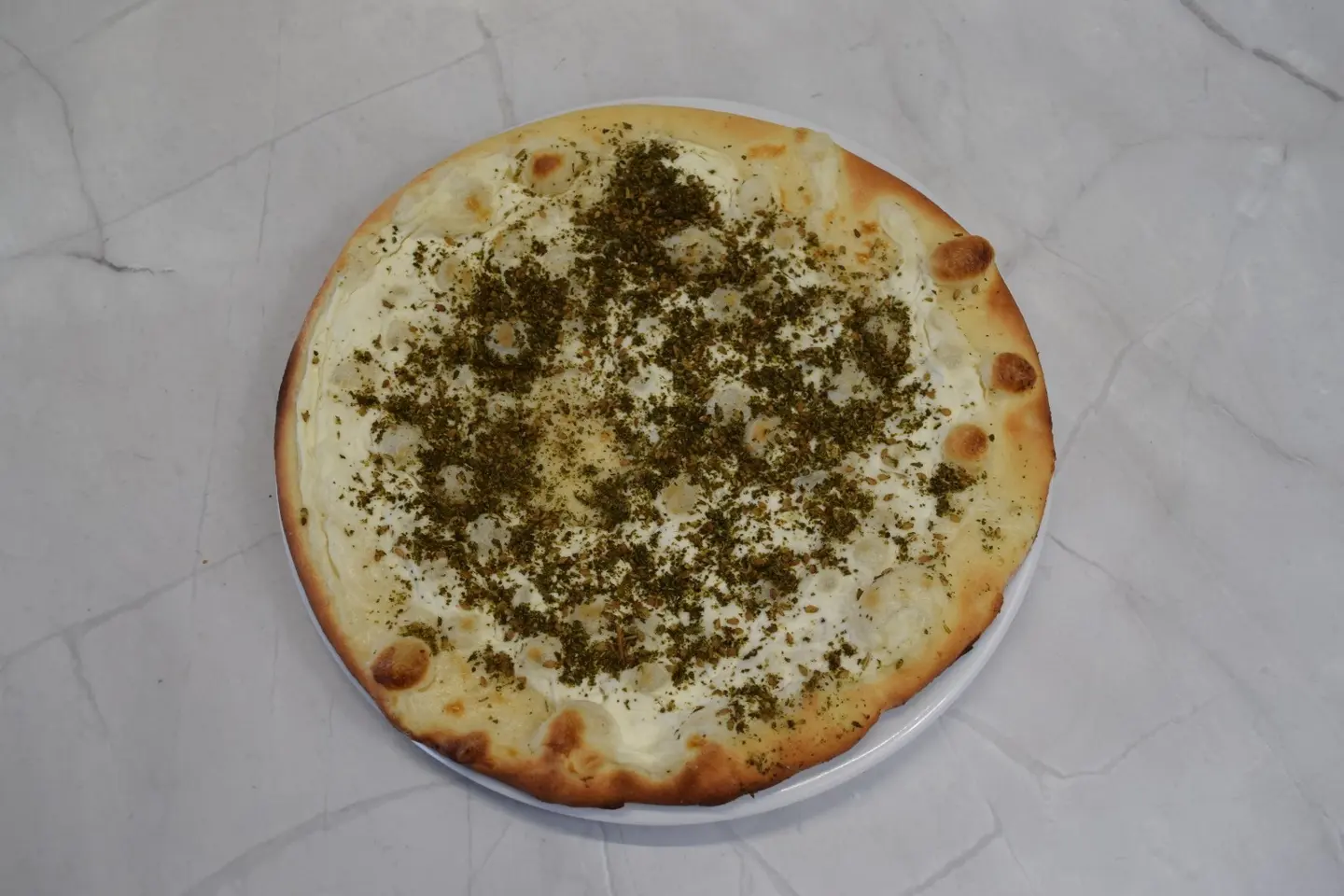 منقوشة لبنة مع الزعتر