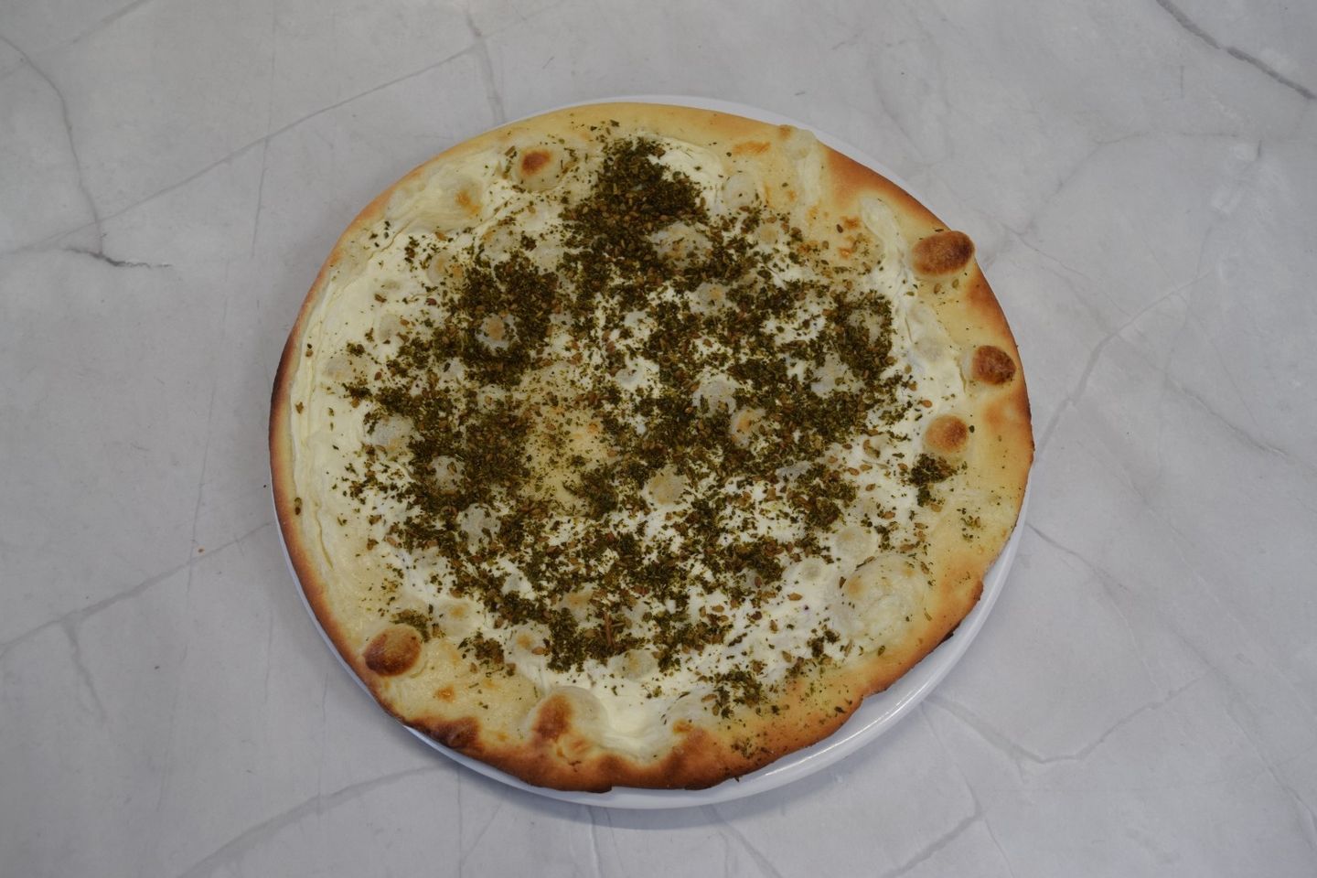 منقوشة لبنة مع الزعتر