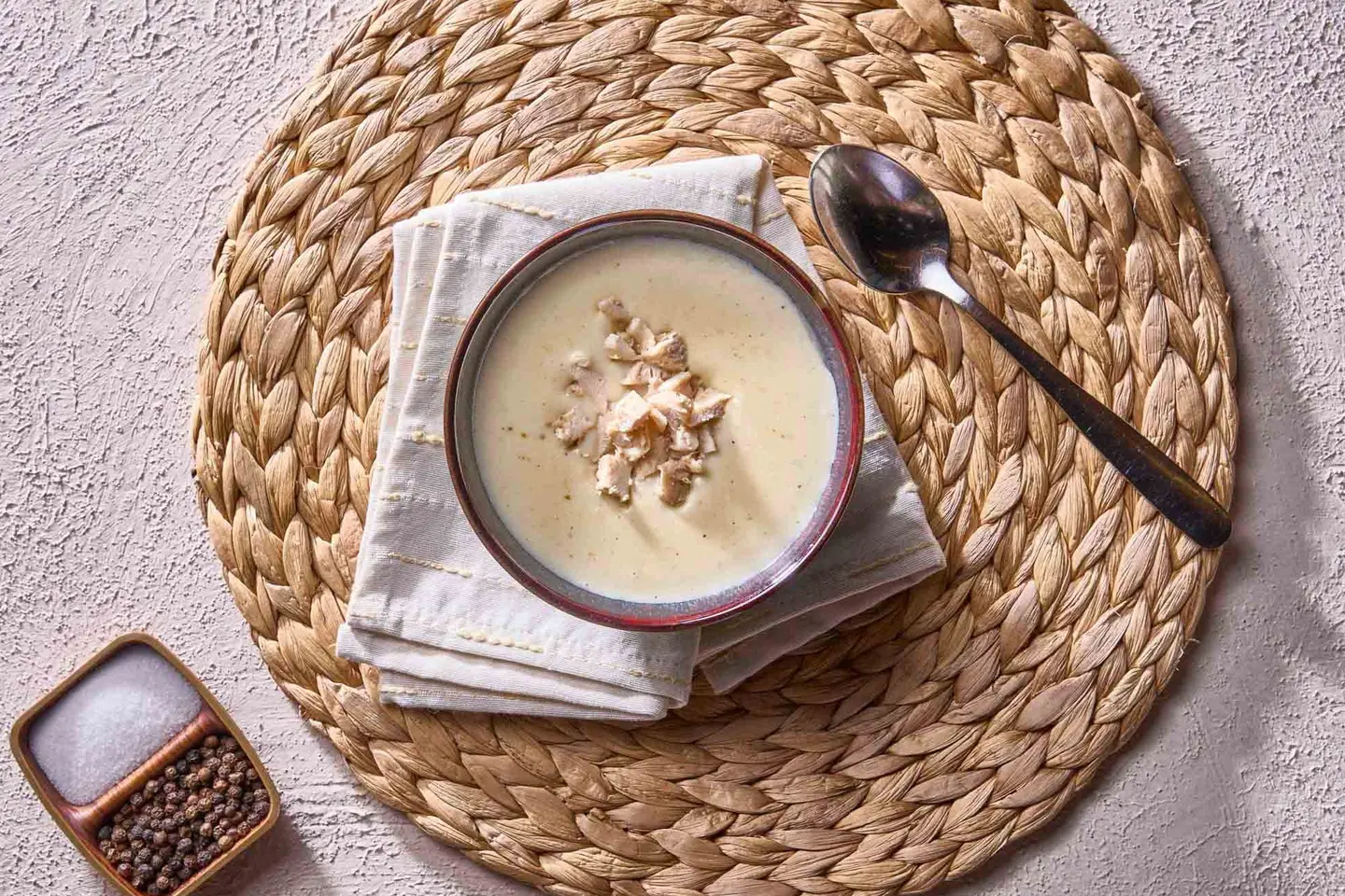 شوربه دجاج بالكريمه