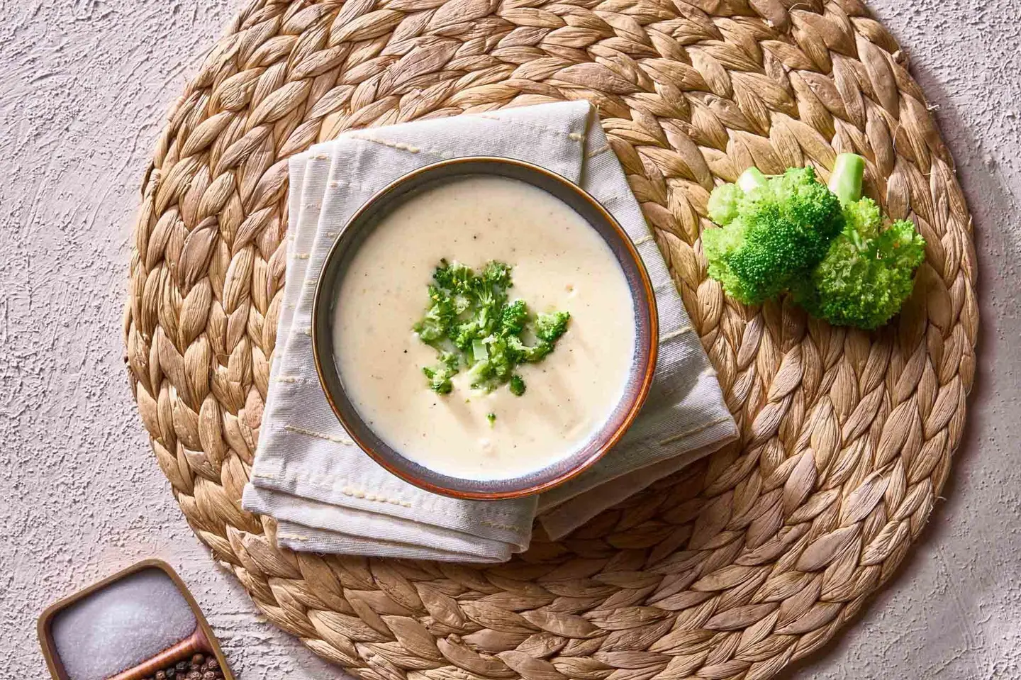 شوربه بروكلى بالكريمه