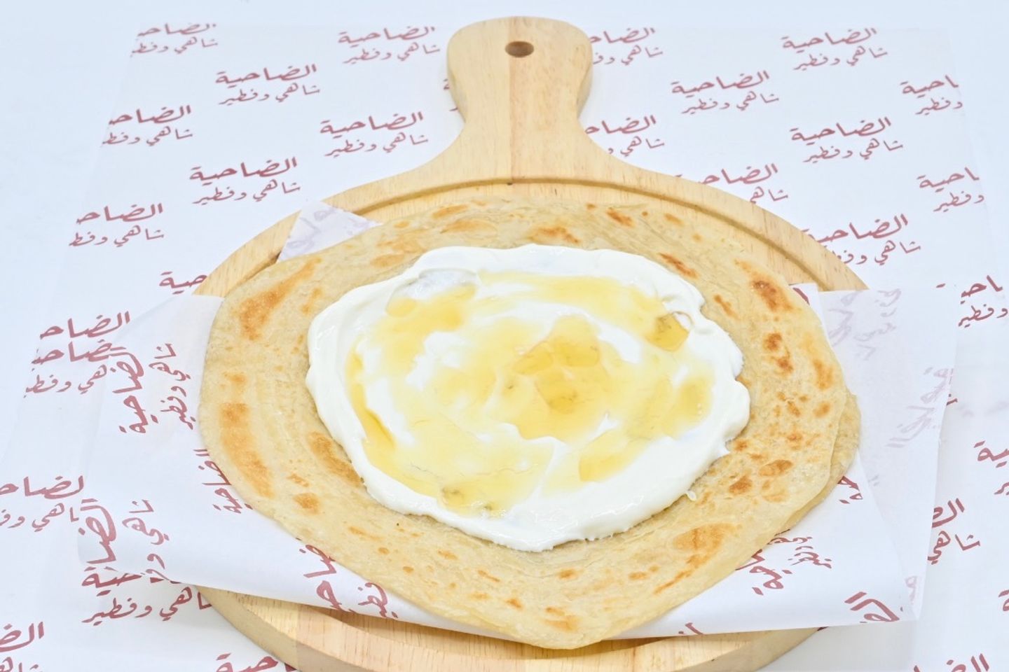 لبنة مع عسل
