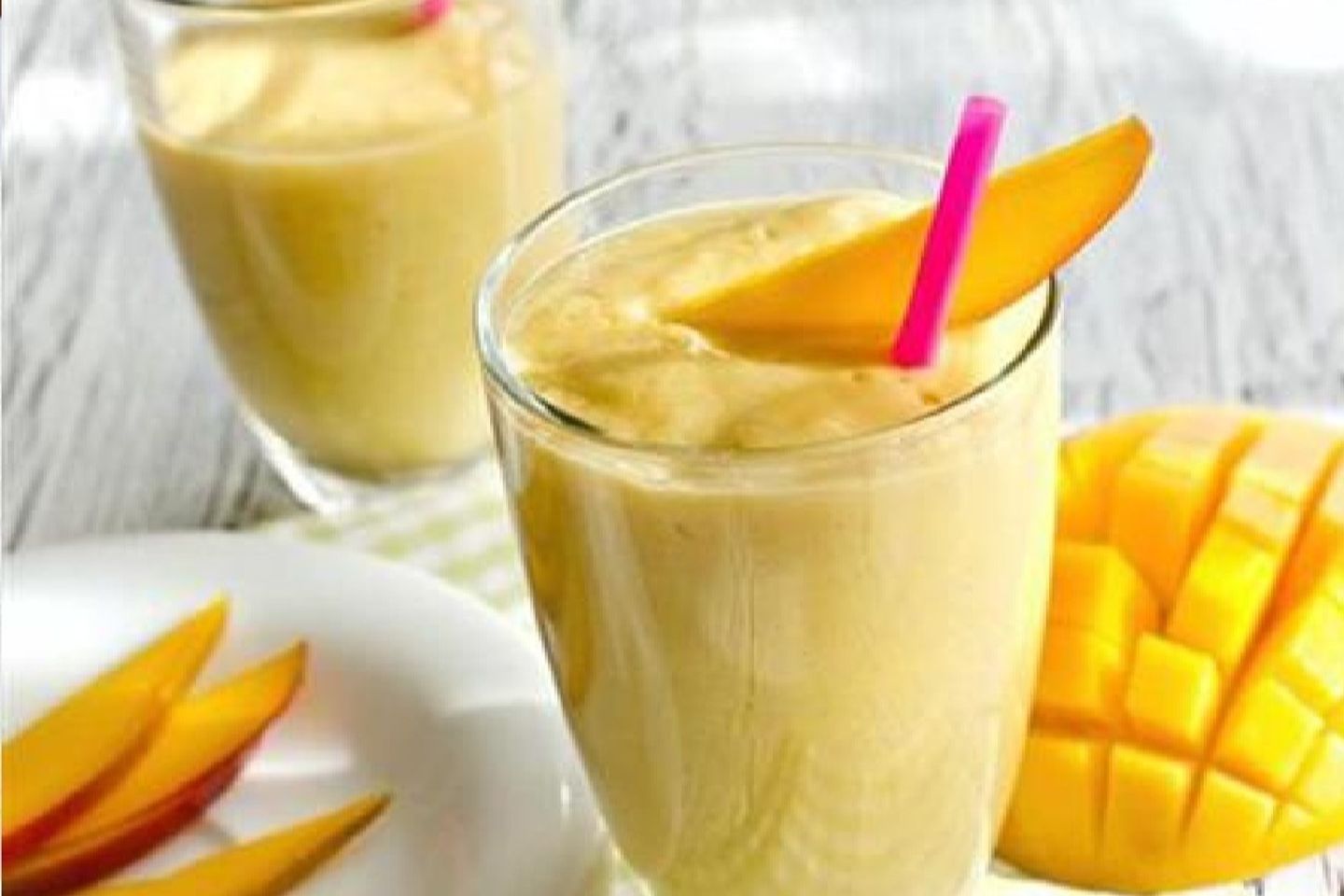 Mango With Banana And Milk - Medium