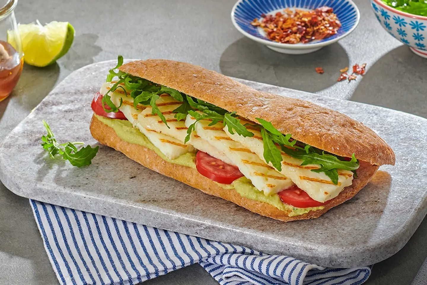 ساندوتش حلوم