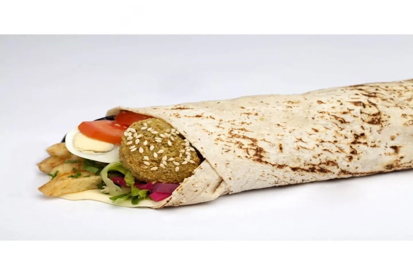 سندويتش فلافل مشكل بالبيض