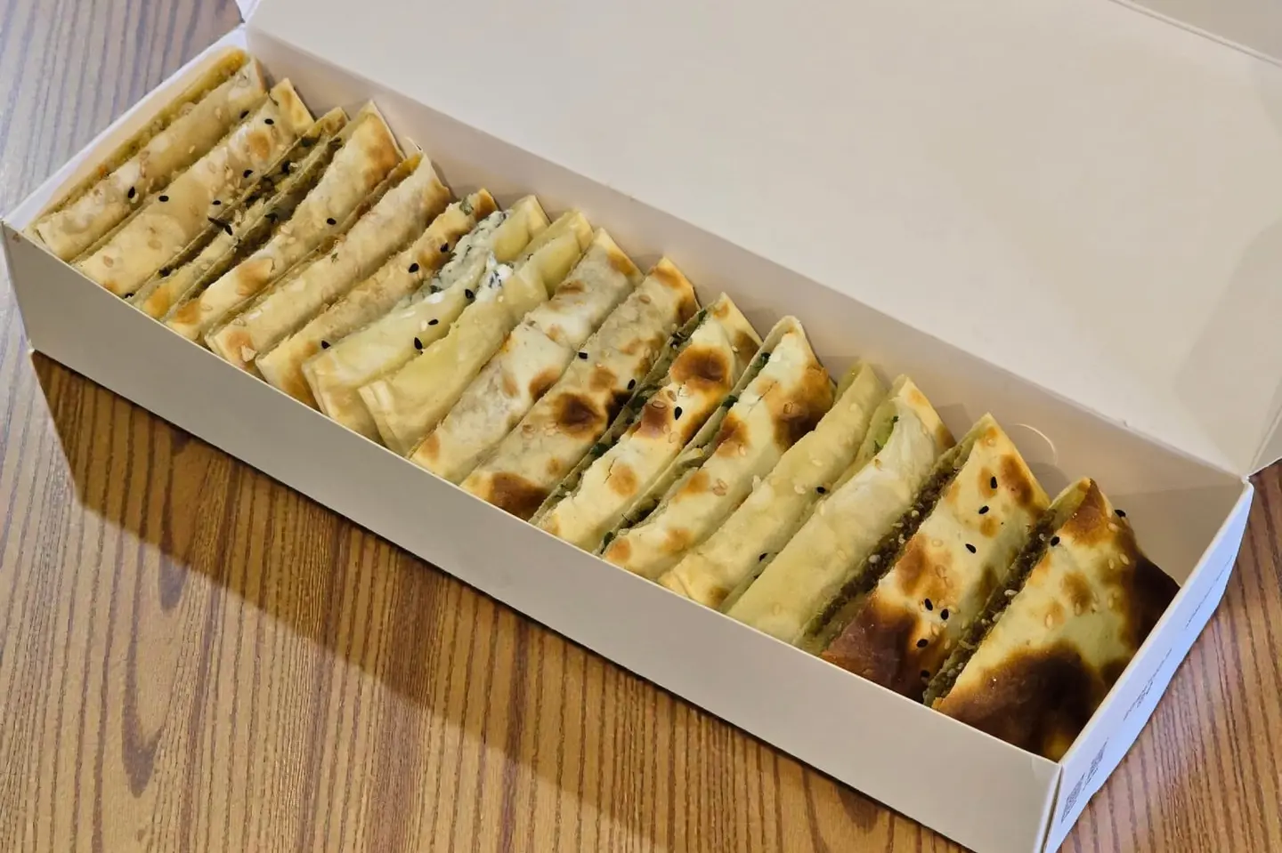 معجنات مشكله ١٦ حبة