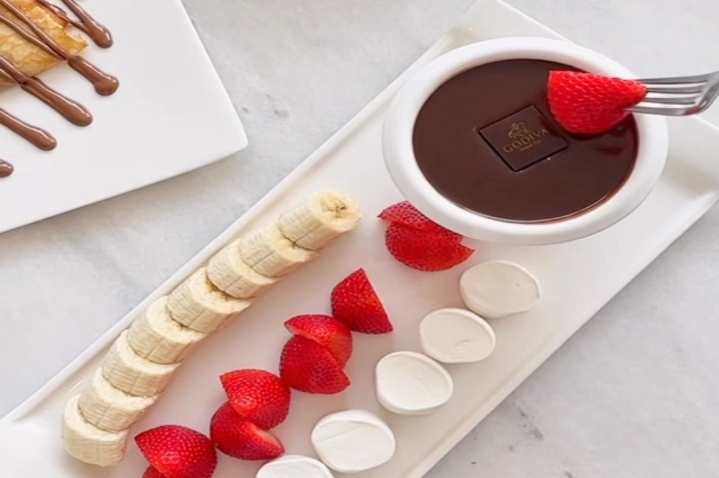 Fondue Set With Chocolate Drops