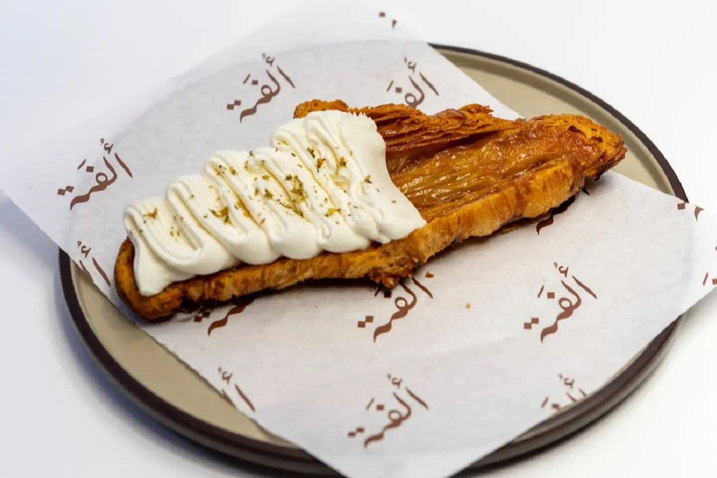 كروسان قيمر وعسل