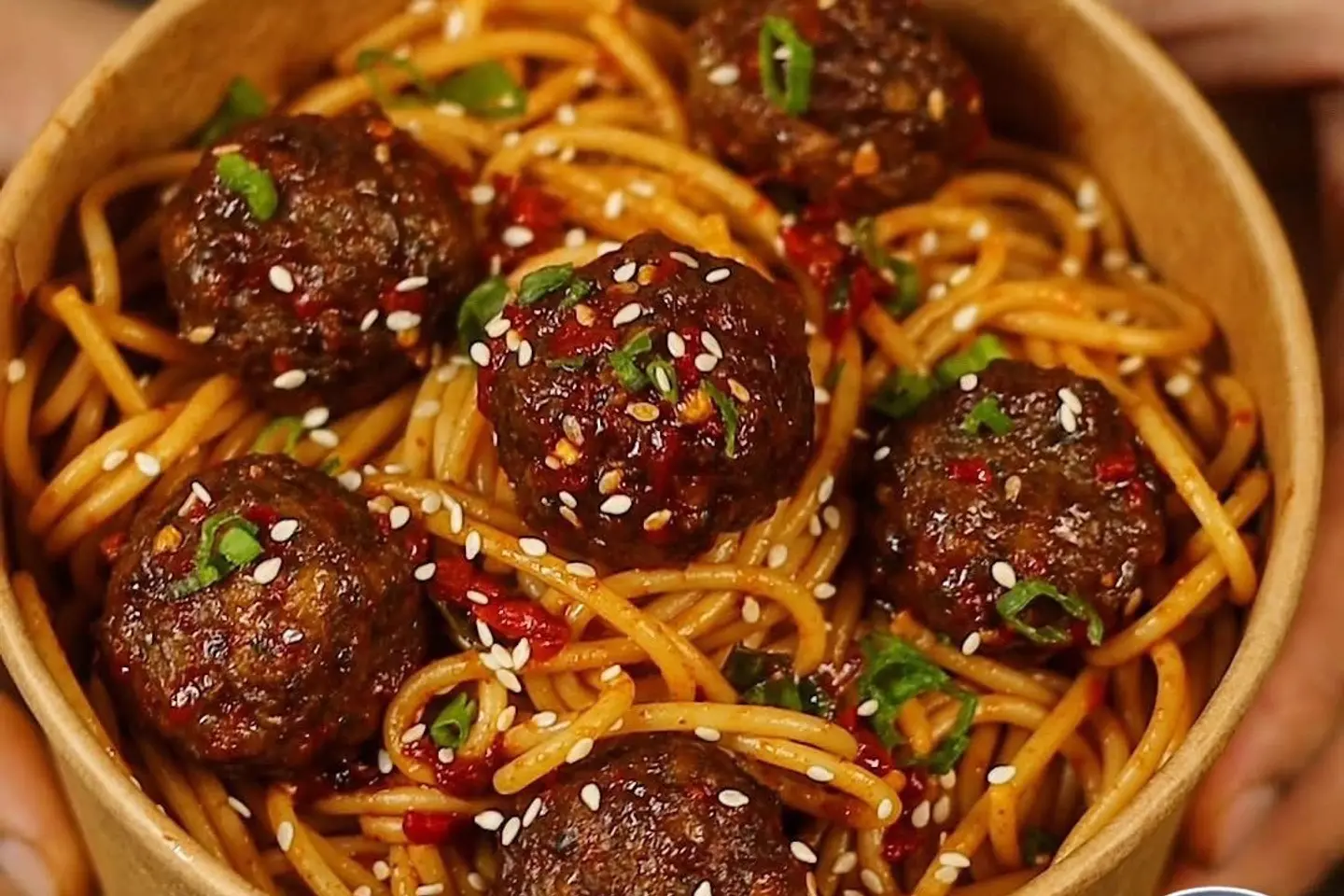 باستا كرات اللحم الأسيوية