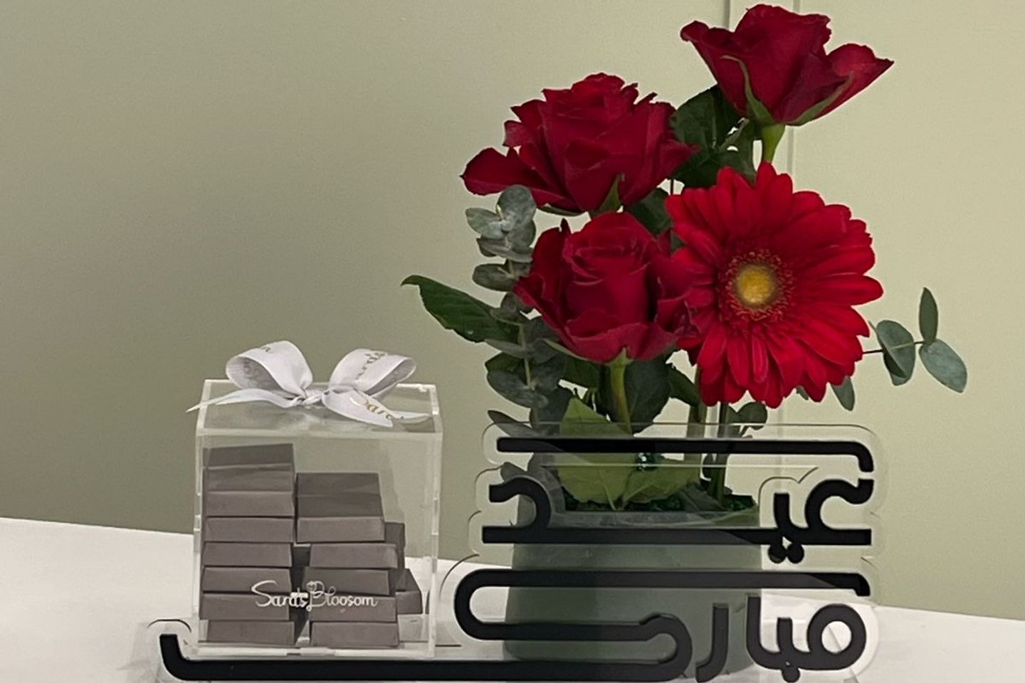 اكريلك العيد مع ورد احمر