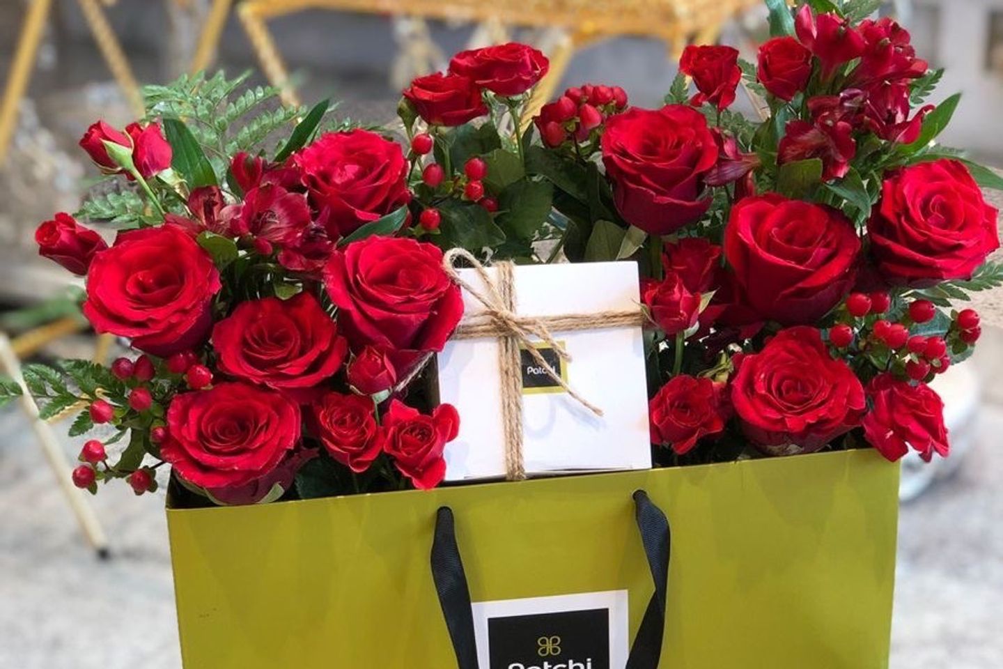 Bouquet Roses And Chocolate