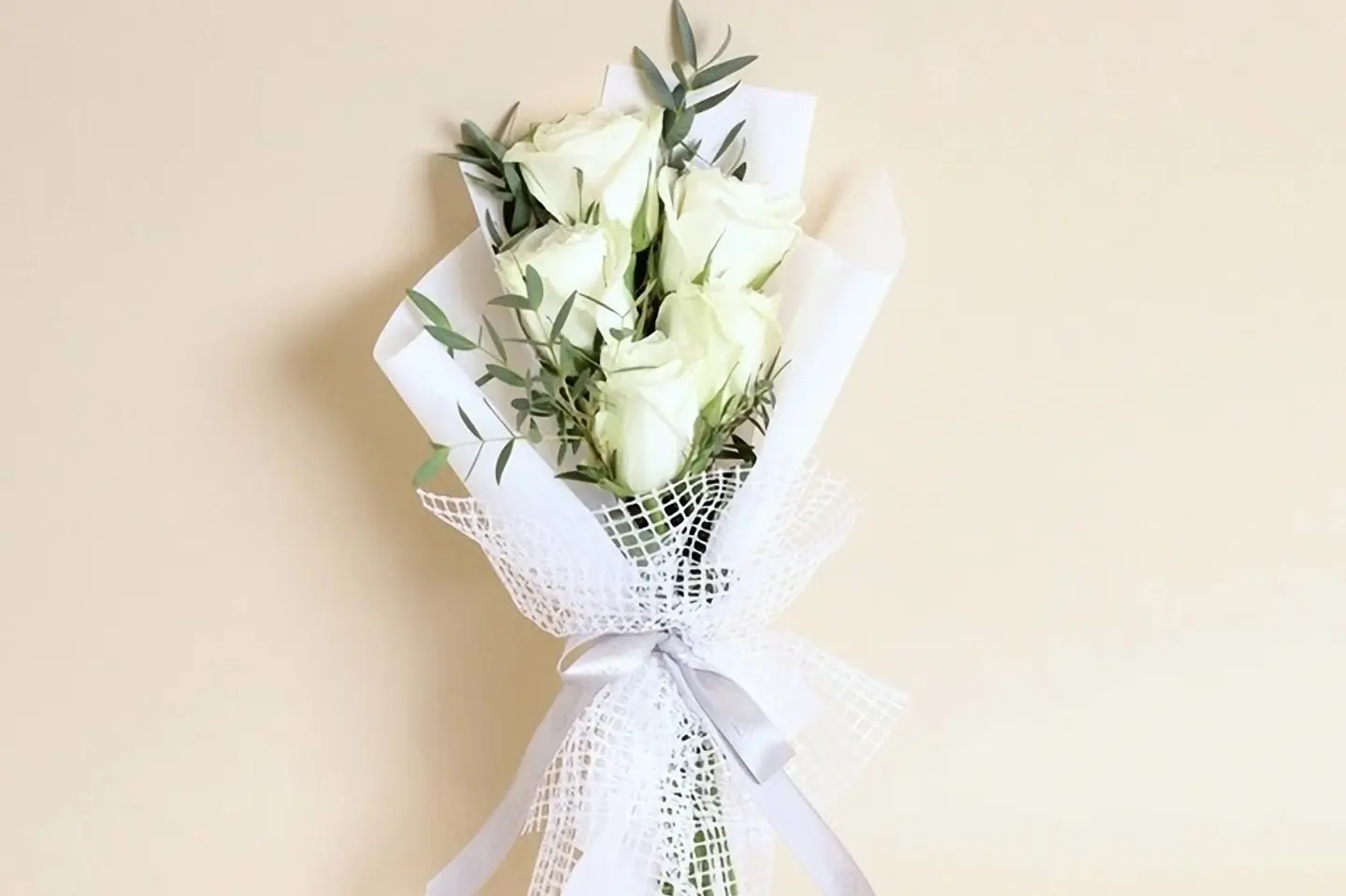 White Mini Bouquet