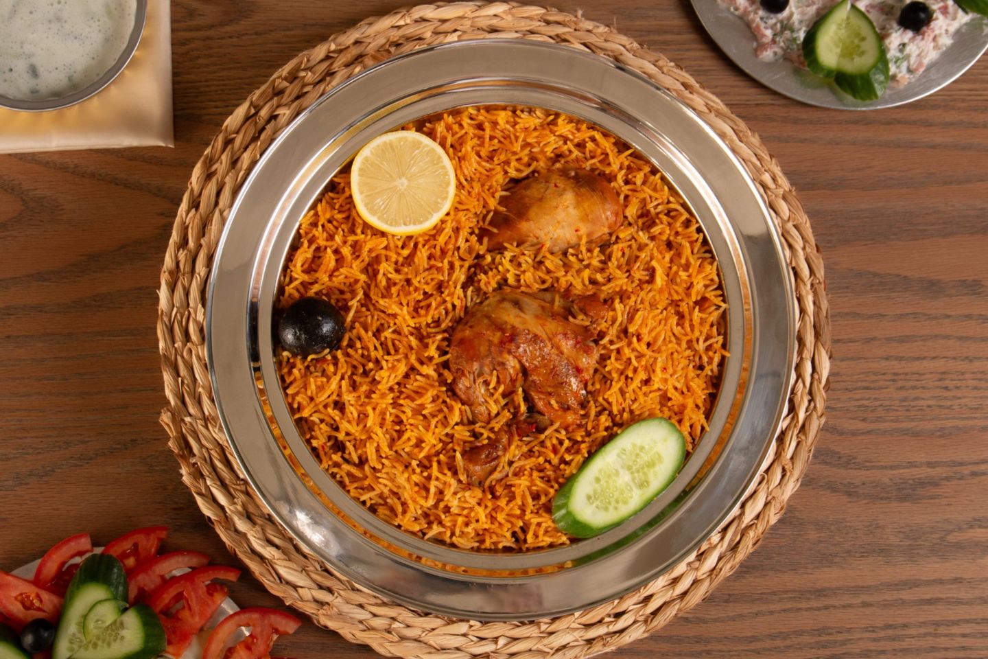 نصف دجاجة مضغوط مع ارز