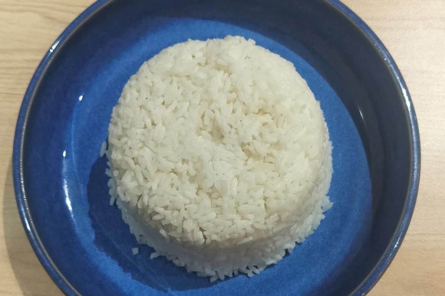 أرز الياسمين على البخار