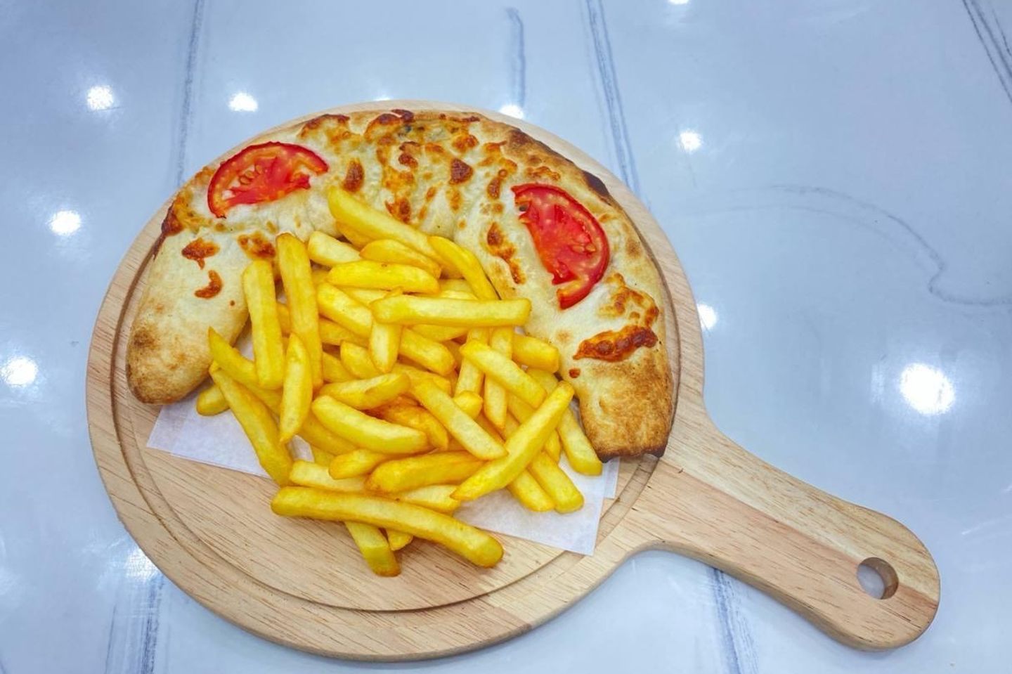 وجبة باقيت فارسية مع البطاطس والبيبسي