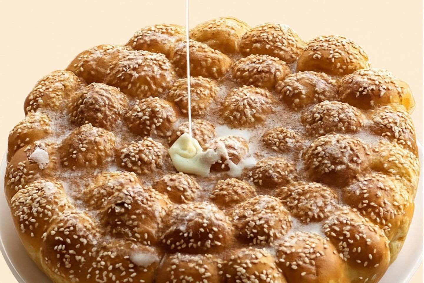 خلية النحل بالحليب المكثف