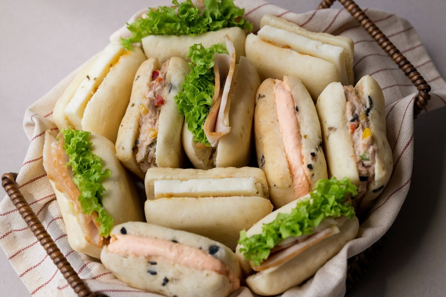 علبة ساندويتشات صغيرة