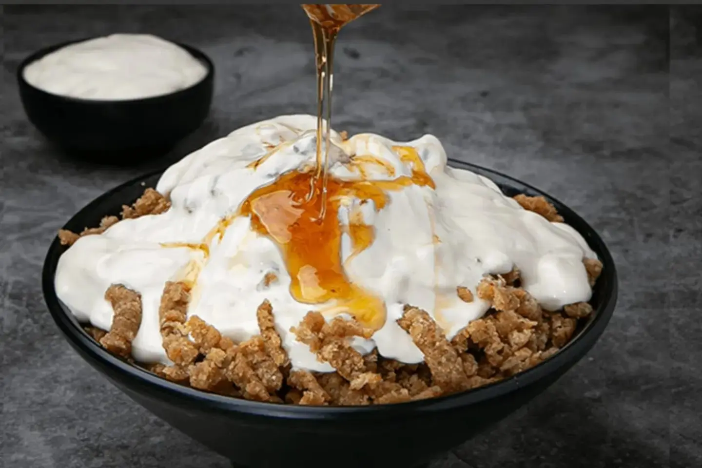 فتة قشطة وعسل