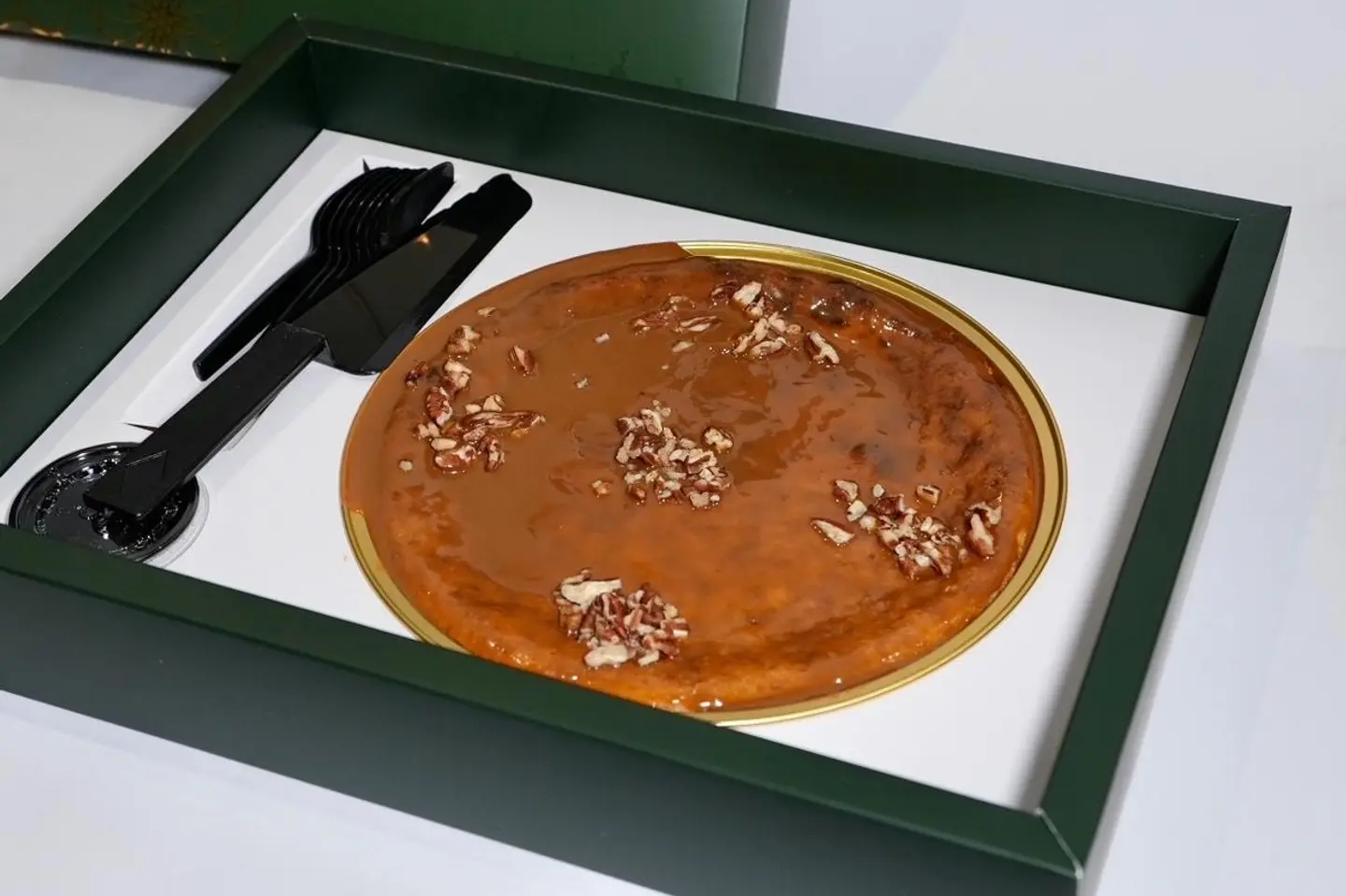 صينية بسبوسة التوفي والبيكان
