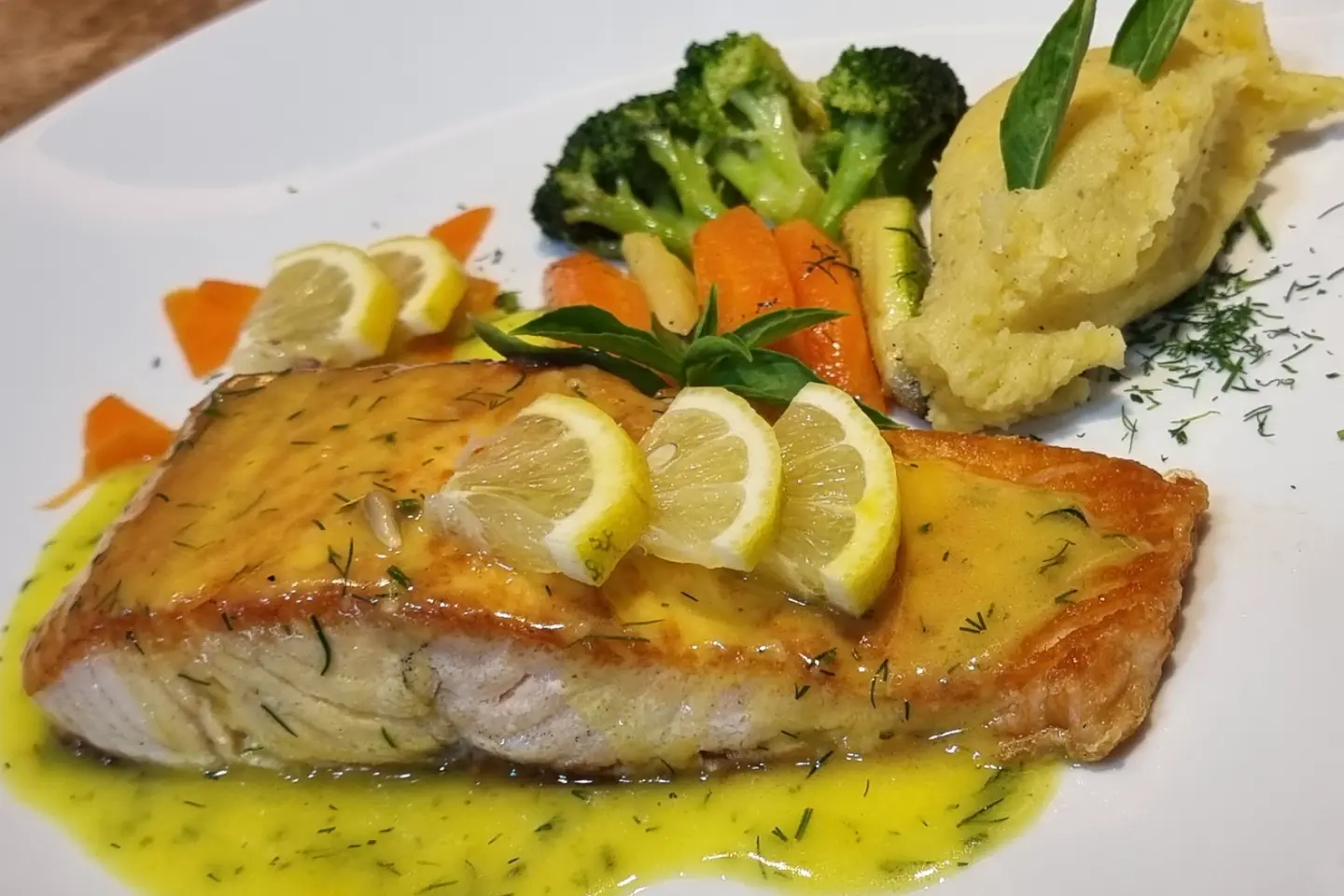 Salmon With Lemon Sauce