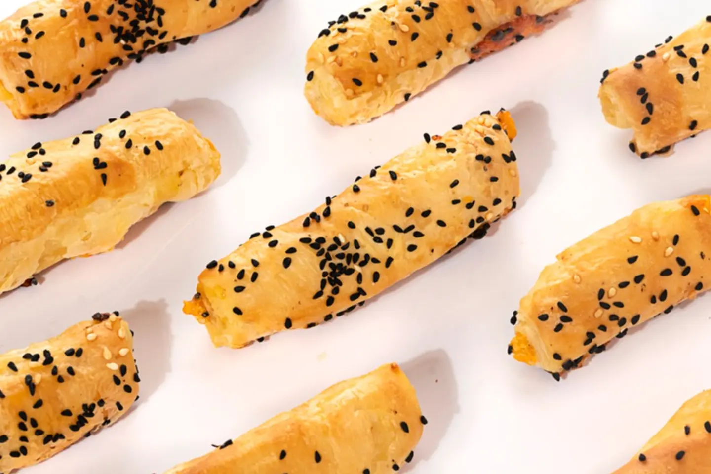 Mini Cheddar Puff Box 10 Pieces