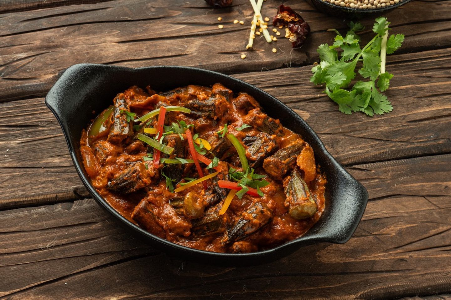 Bhindi Beyaz