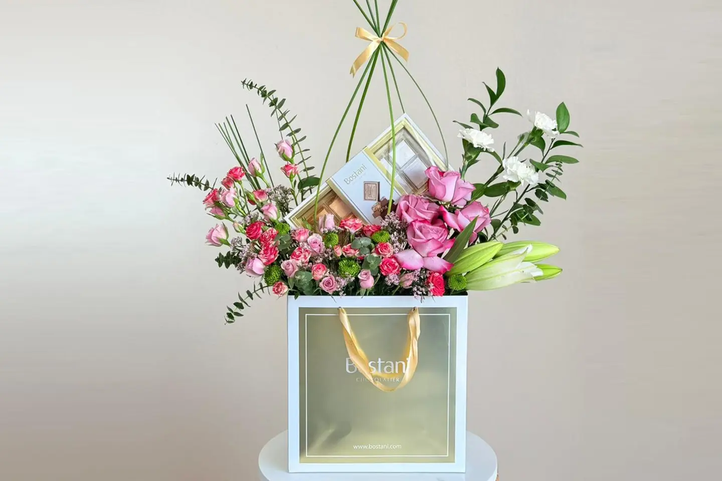 بوستاني شوكولاتة مع ورد إيليت