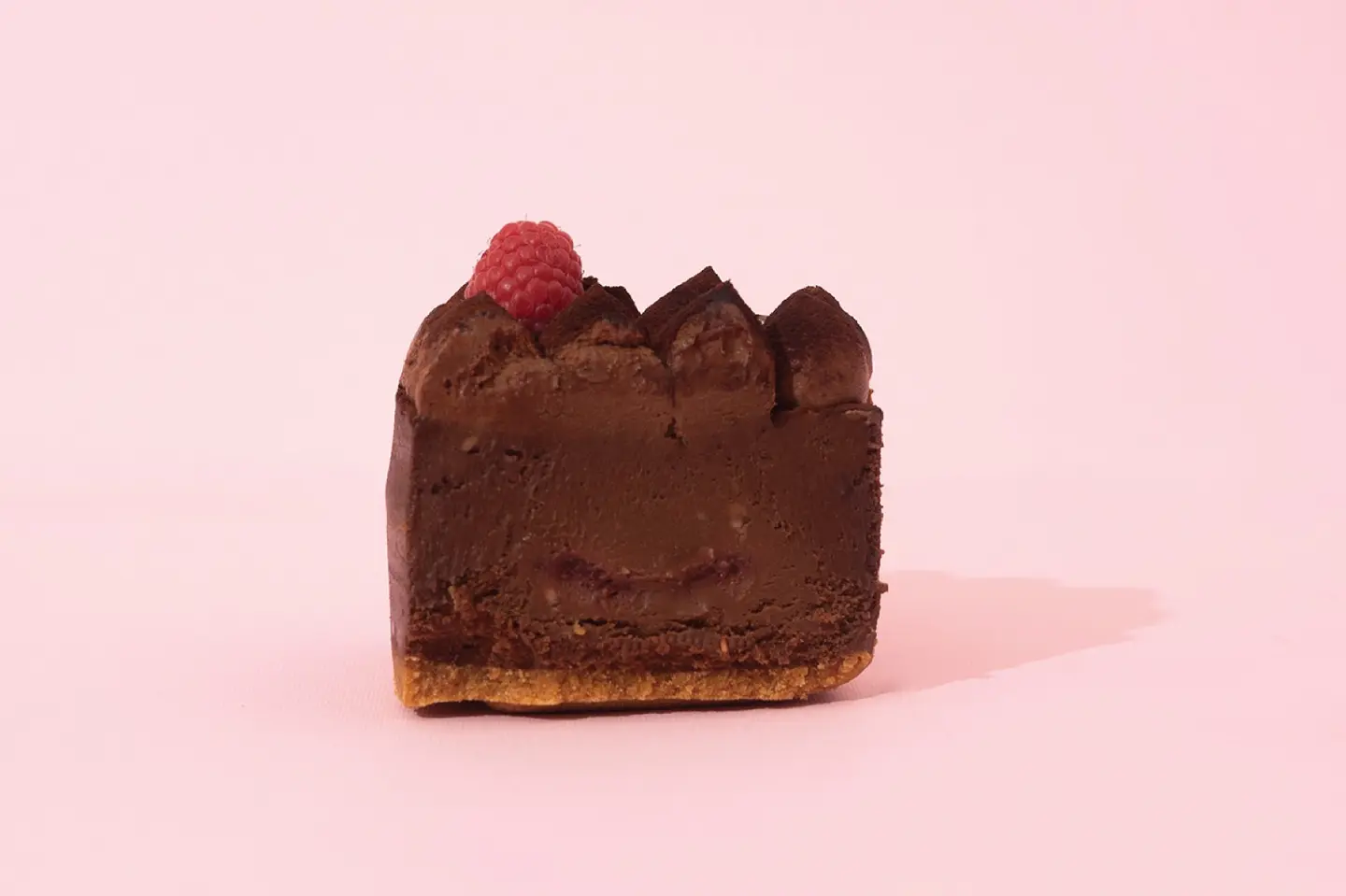 ‏Chocolate Raspberry Lovers Cheesecake