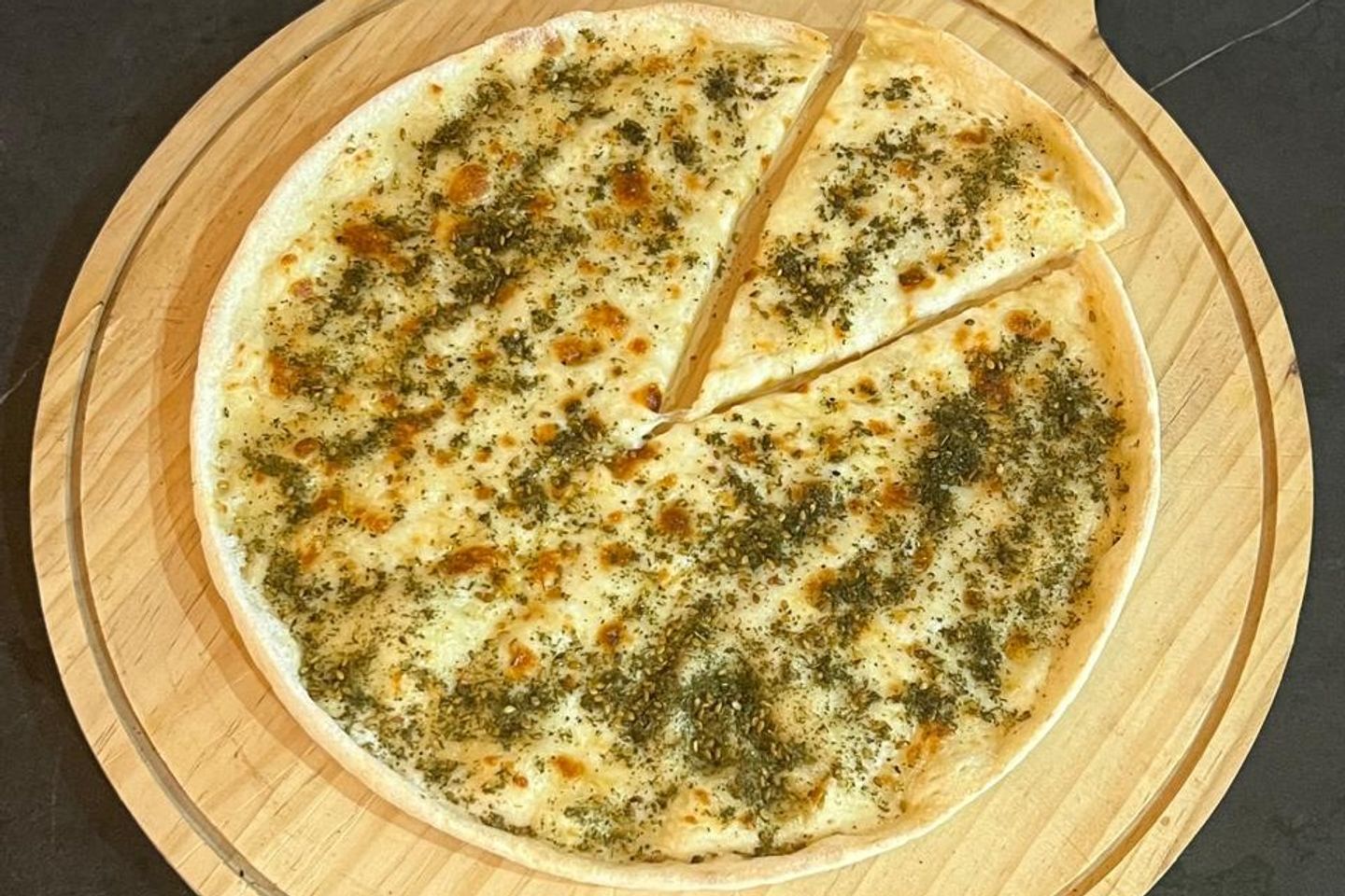 مناقيش موزيريلا بالزعتر