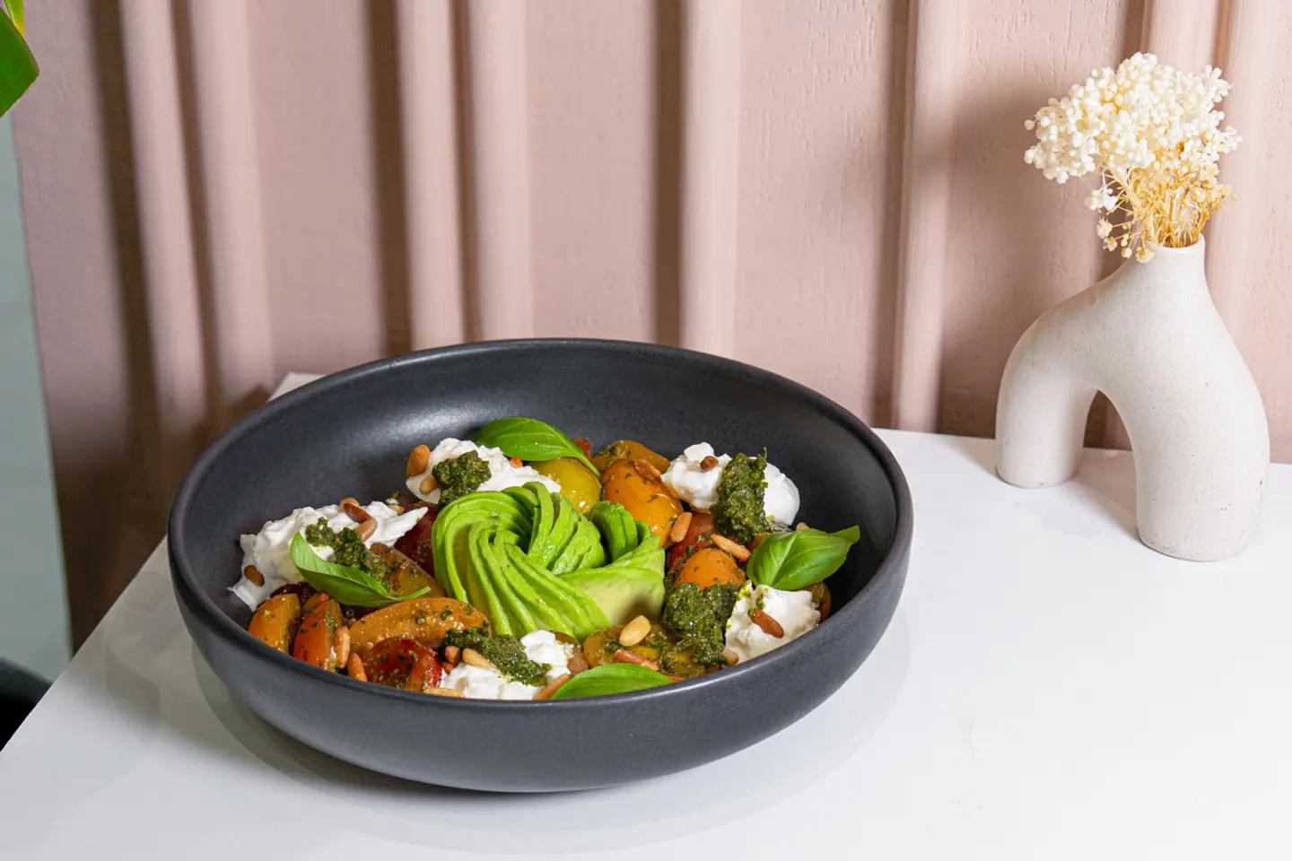 سلطة الطماطم والبوراتا