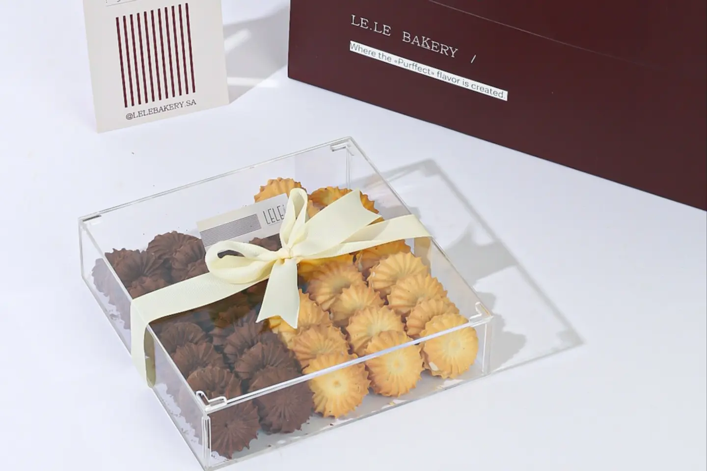 Elegant Box  Petit Four