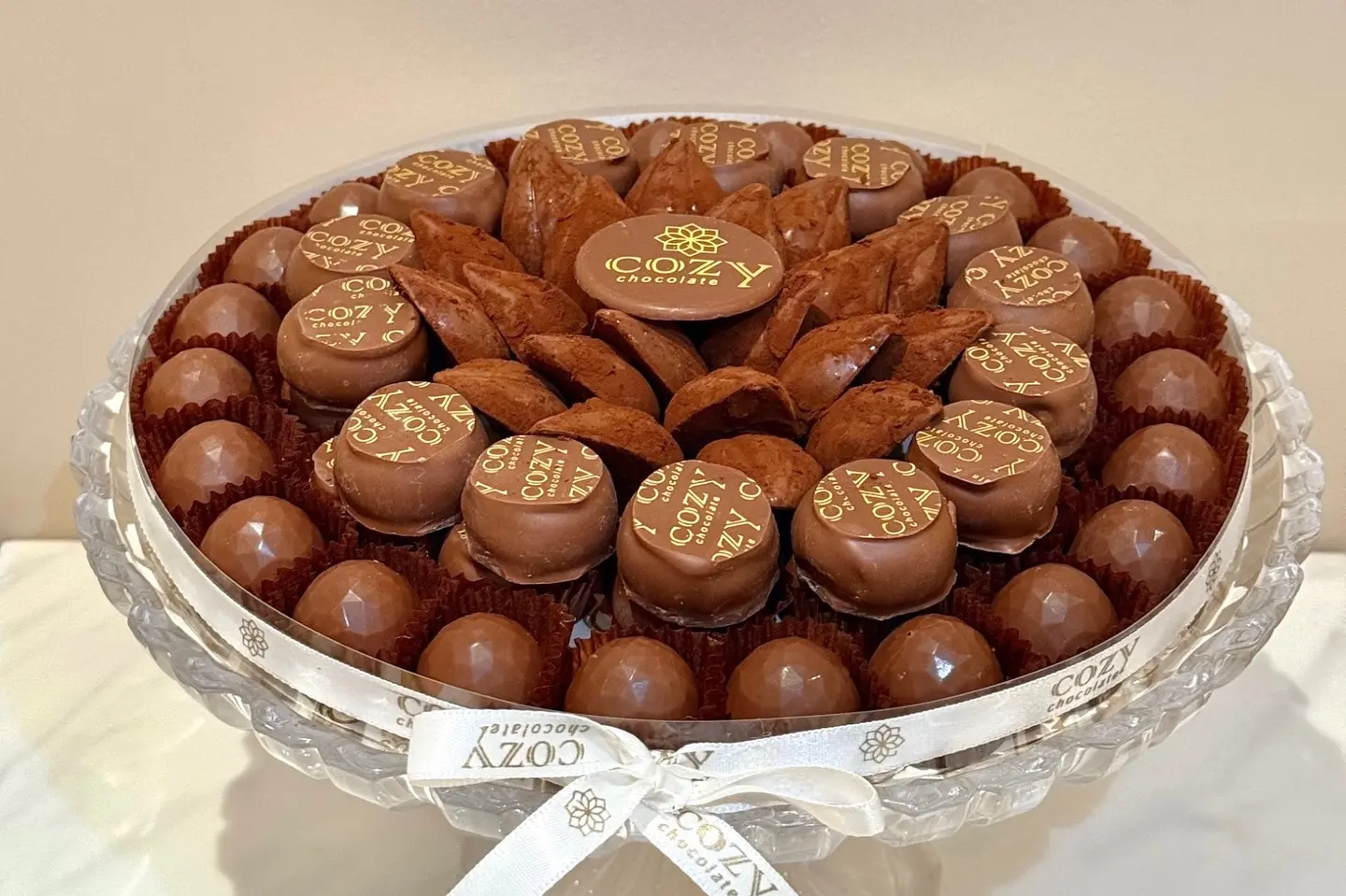صحن شوكليت مكشوف