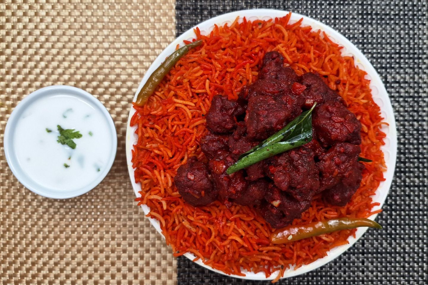 دجاج ٦٥ مع رز ٦٥