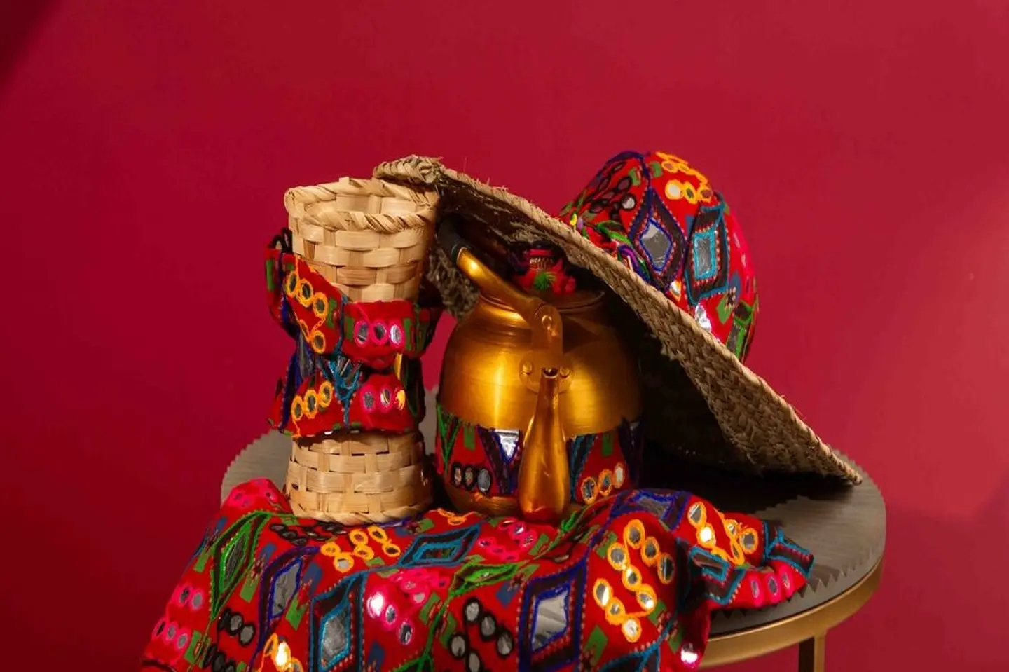 Distinctive Decorative Set