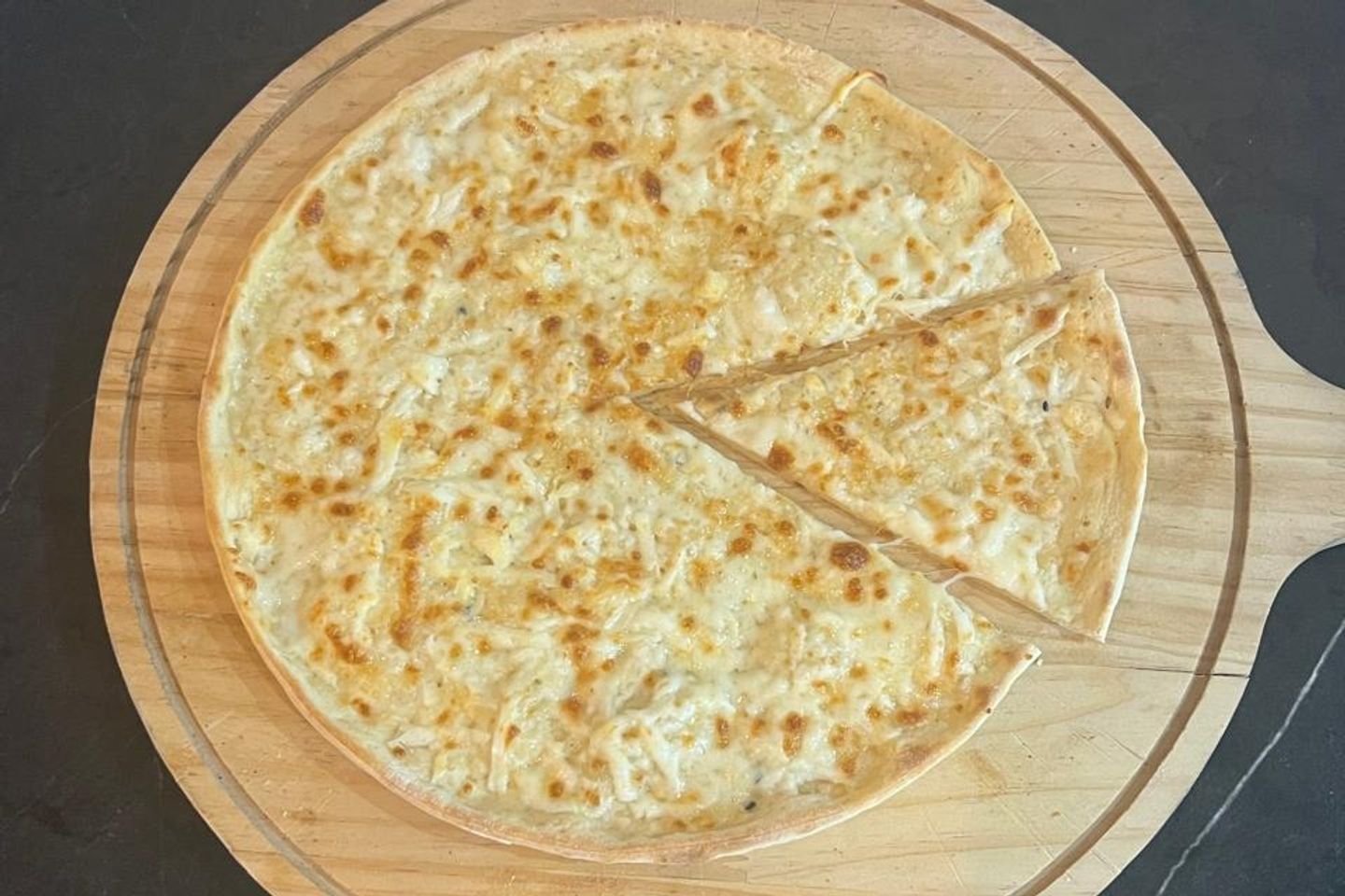 مناقيش أربع أجبان