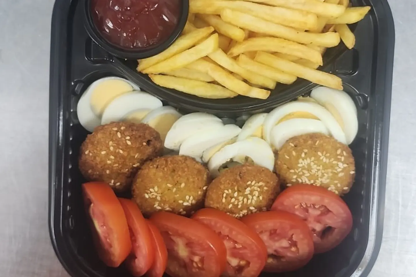 صحن فلافل مشكل